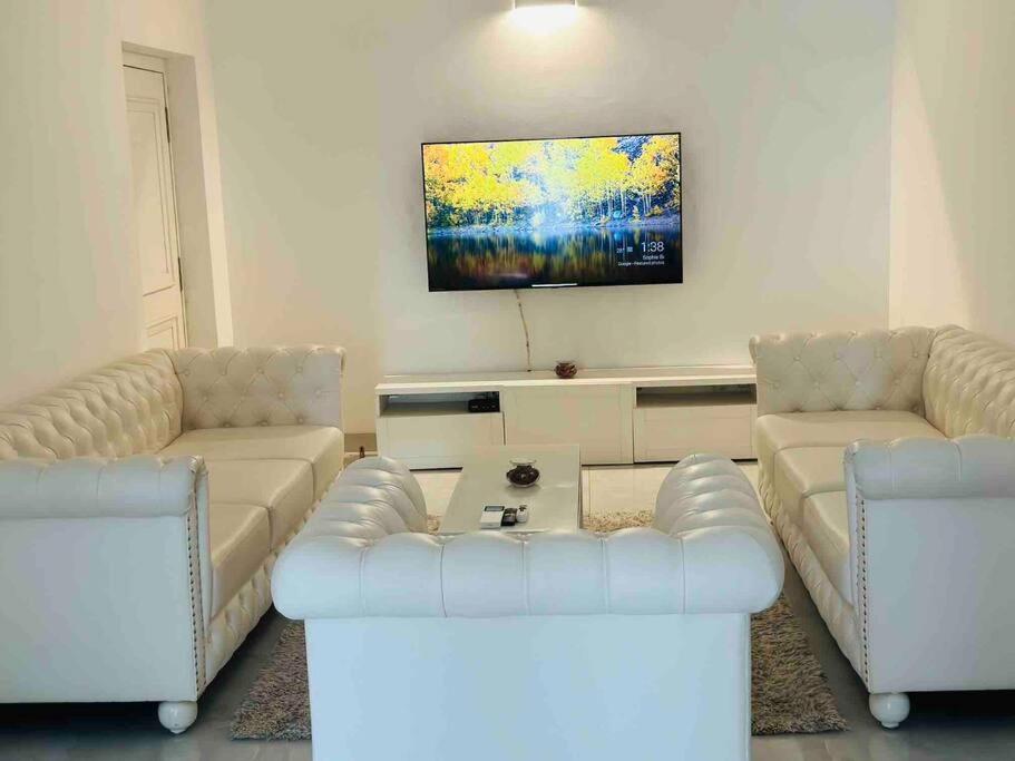 White House Sky View Theatre Villa In Gachibowli Dış mekan fotoğraf