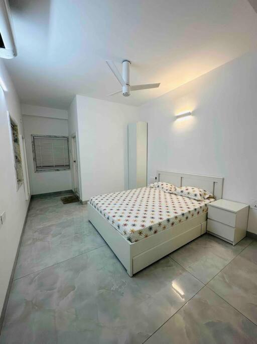 White House Sky View Theatre Villa In Gachibowli Dış mekan fotoğraf