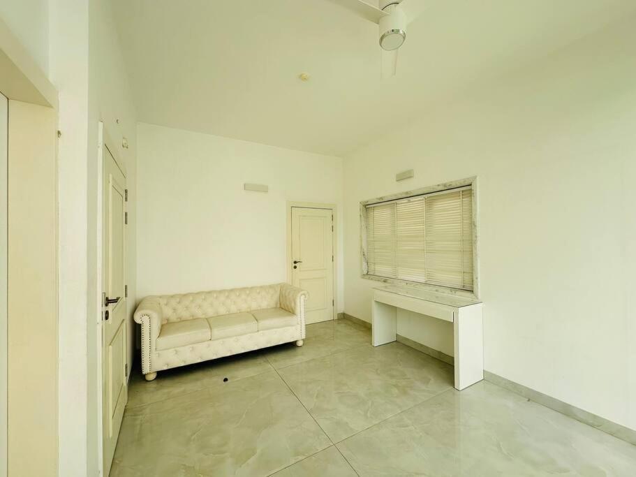 White House Sky View Theatre Villa In Gachibowli Dış mekan fotoğraf